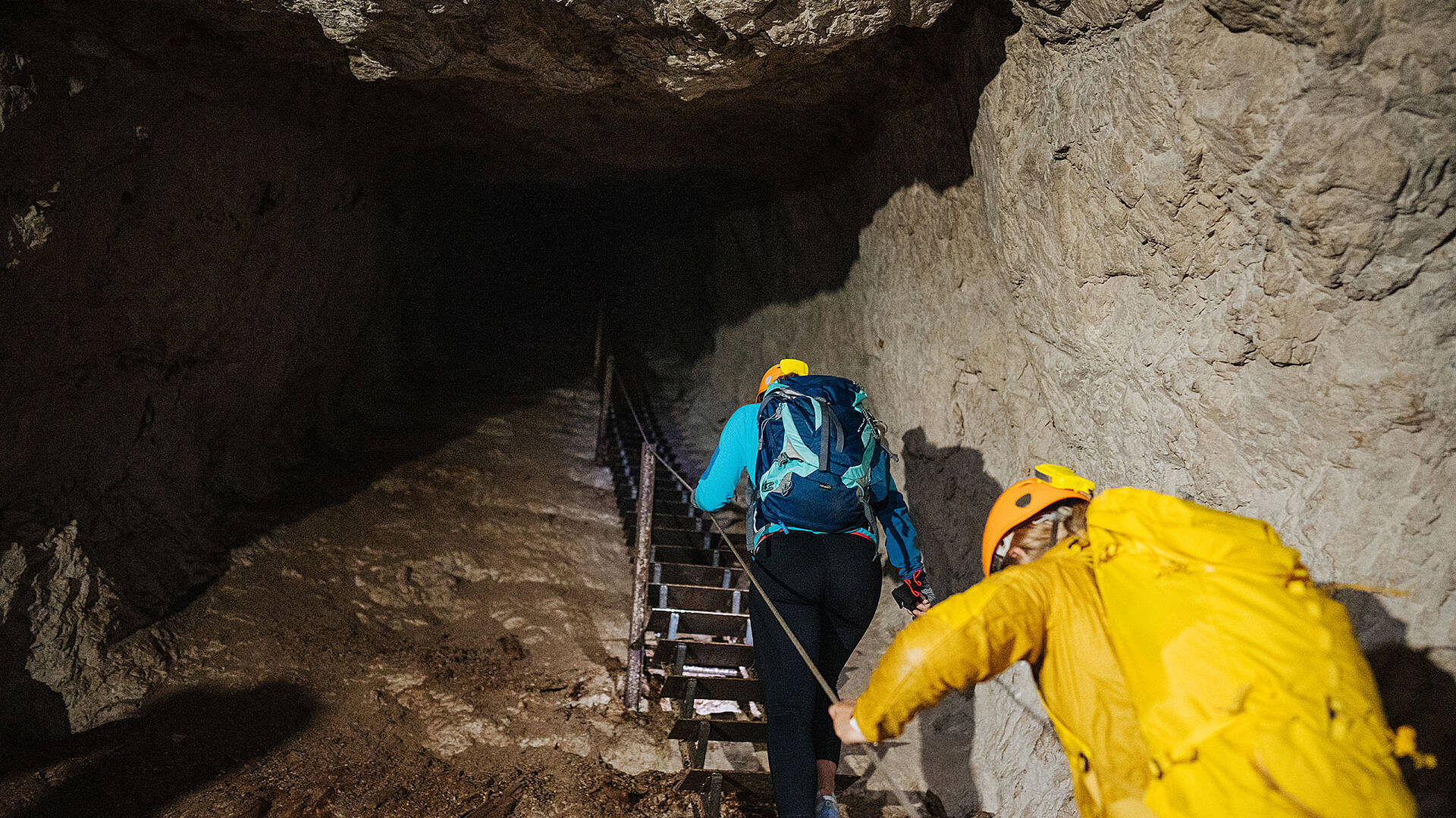 Wandern im Stollen Geopark Mezica