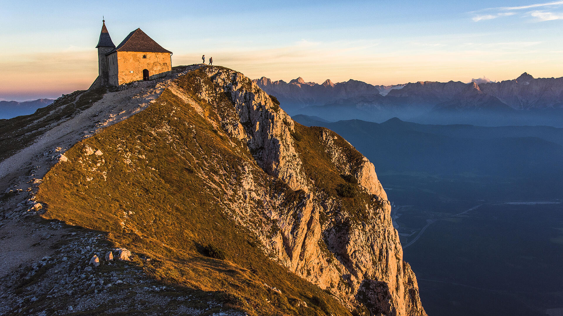 Dobratsch Gipfelbereich im Abendlicht  