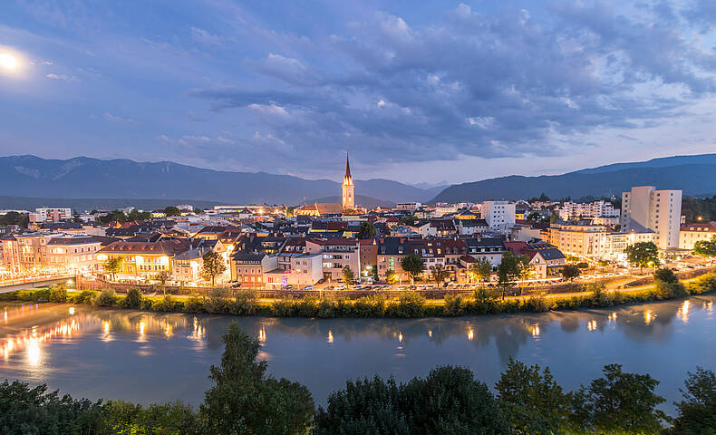 Villach bei Nacht
