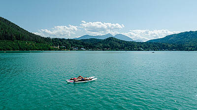 Paerchen am SUP am Klopeiner See