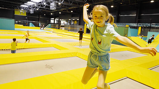 Trampolinspringen in der Nähe des Wörthersees