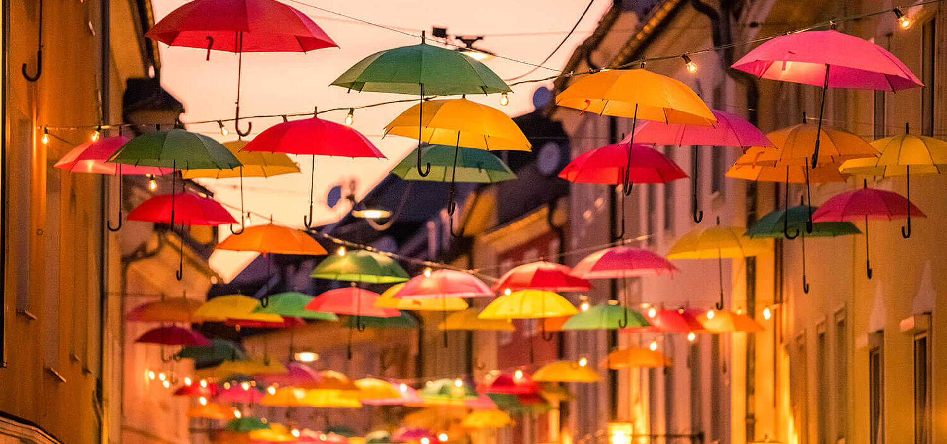 Villach Lederergasse Schirme