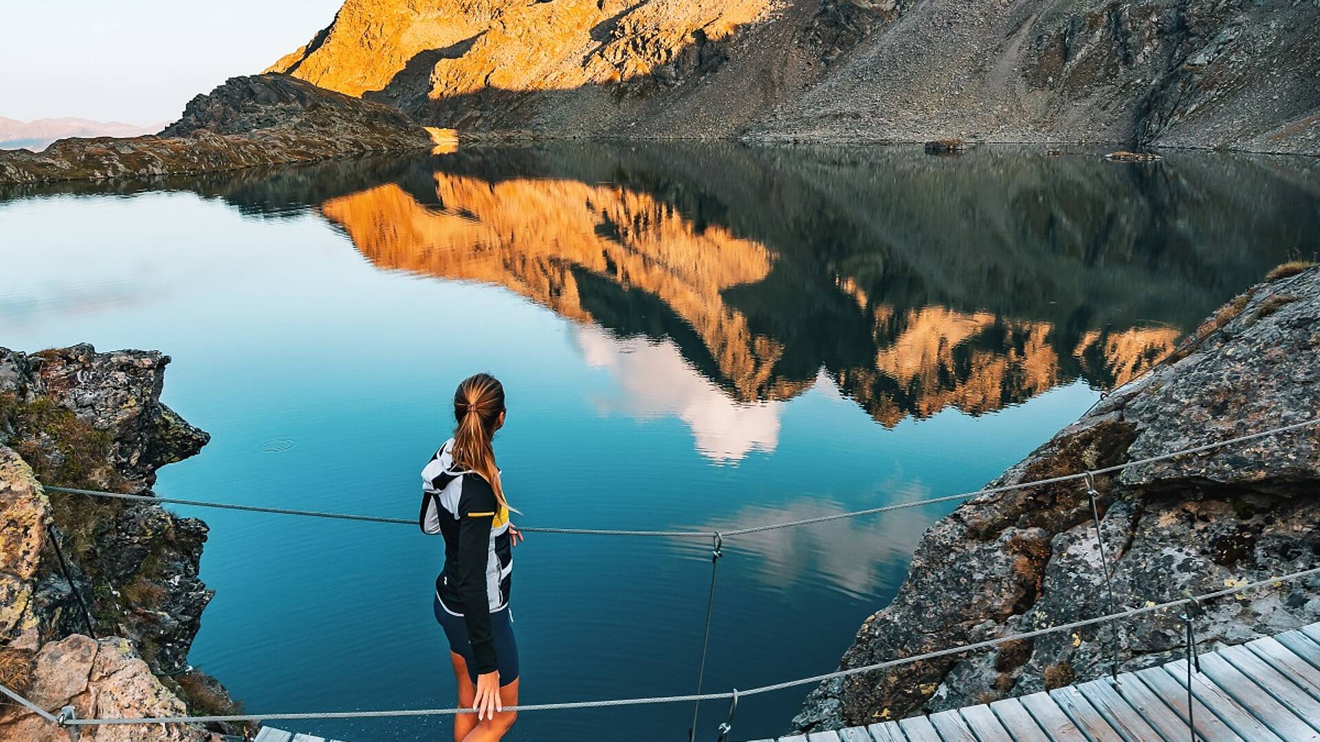 Blick auf den Wagenitzsee im Nationalpark Hohe Tauern von der Brücke