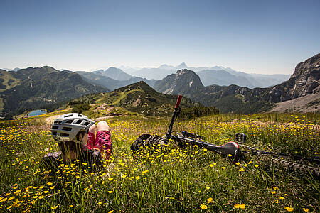 BIKEworld of Mountains… & Lakes. Mit Weitblick zum See und bis zu den umliegenden Bergen.